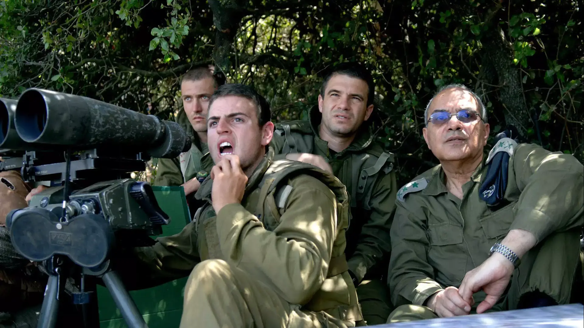 רמטכ"ל מלחמת לבנון השנייה רב-אלוף דן חלוץ עם מפקד אוגדה 91 דאז תת-אלוף גל הירש, אוגוסט 2016 רמטכ"ל מלחמת לבנון השנייה רב-אלוף דן חלוץ עם מפקד אוגדה 91 דאז תת-אלוף גל הירש, אוגוסט 2016