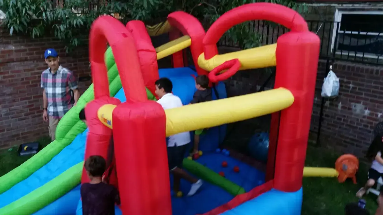 יום ההולדת שארגנו ישראלים לאביאל בקמן המאושפז בארה"ב יום ההולדת שארגנו ישראלים לאביאל בקמן המאושפז בארה"ב