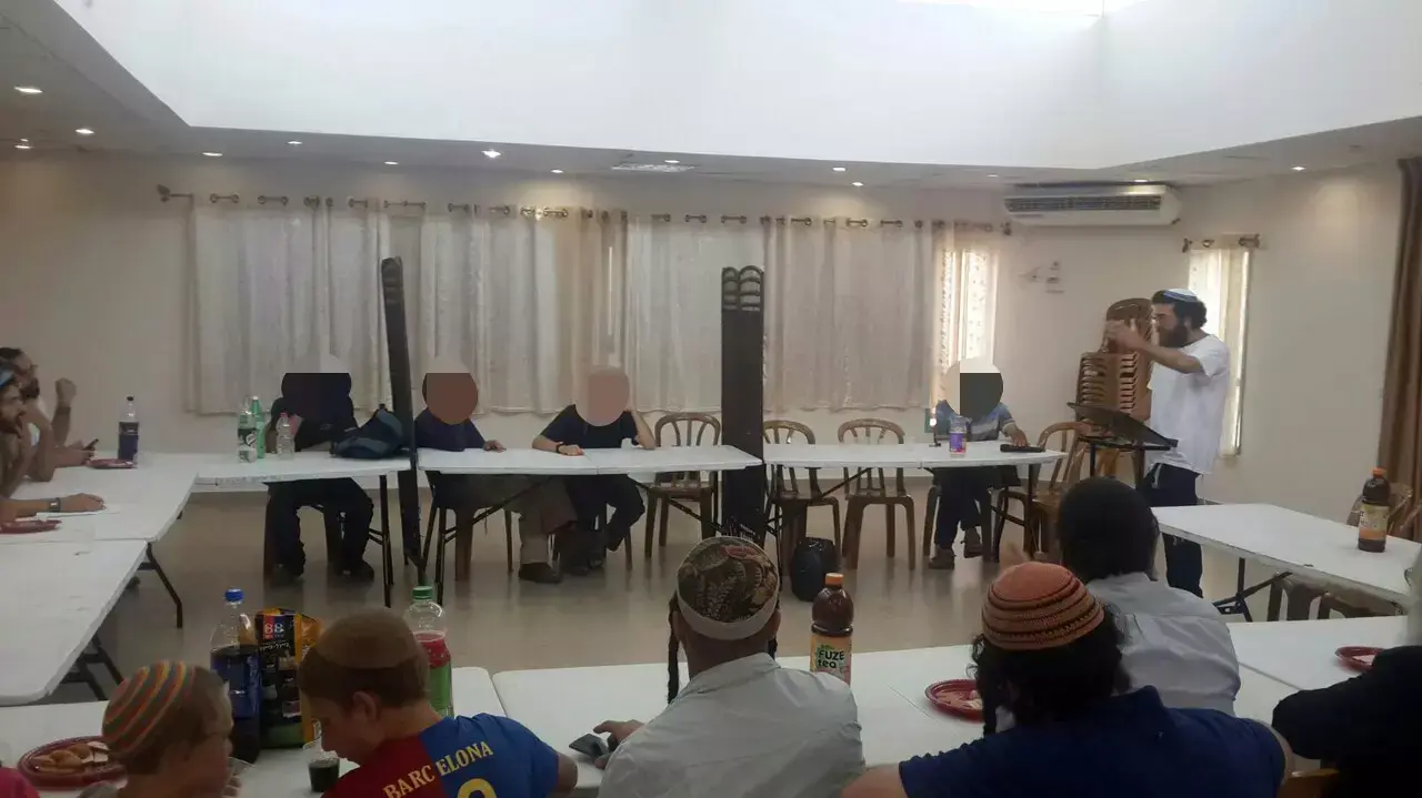 פעילי ימין בכנס נגד צווים מנהליים במתנ"ס בנוף איילון, אוגוסט 2015 פעילי ימין בכנס נגד צווים מנהליים במתנ"ס בנוף איילון, אוגוסט 2015