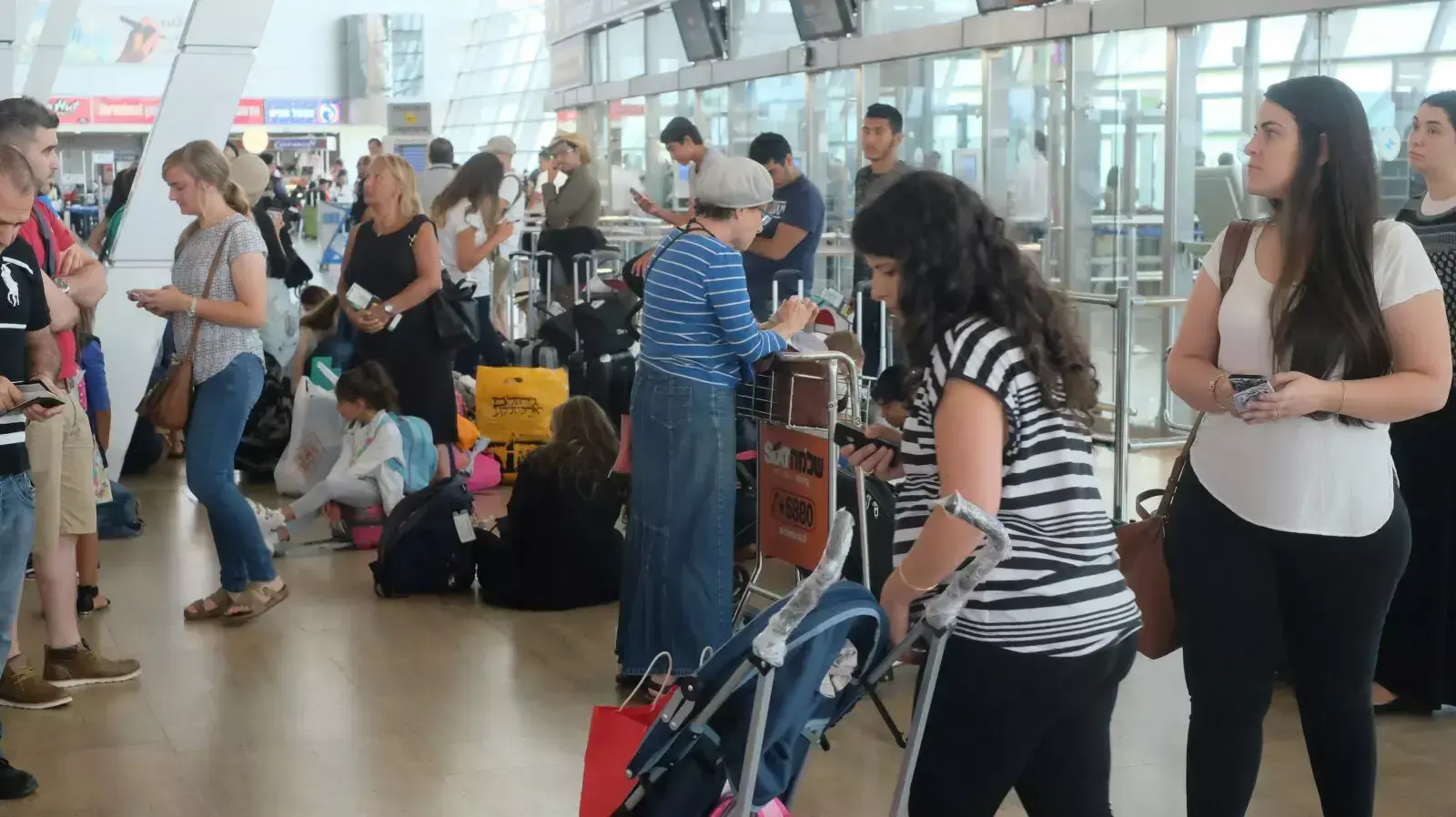 שביתה בנתב"ג של עובדי משרד הפנים בביקורת הדרכונים, אוגוסט 2015 שביתה בנתב"ג של עובדי משרד הפנים בביקורת הדרכונים, אוגוסט 2015