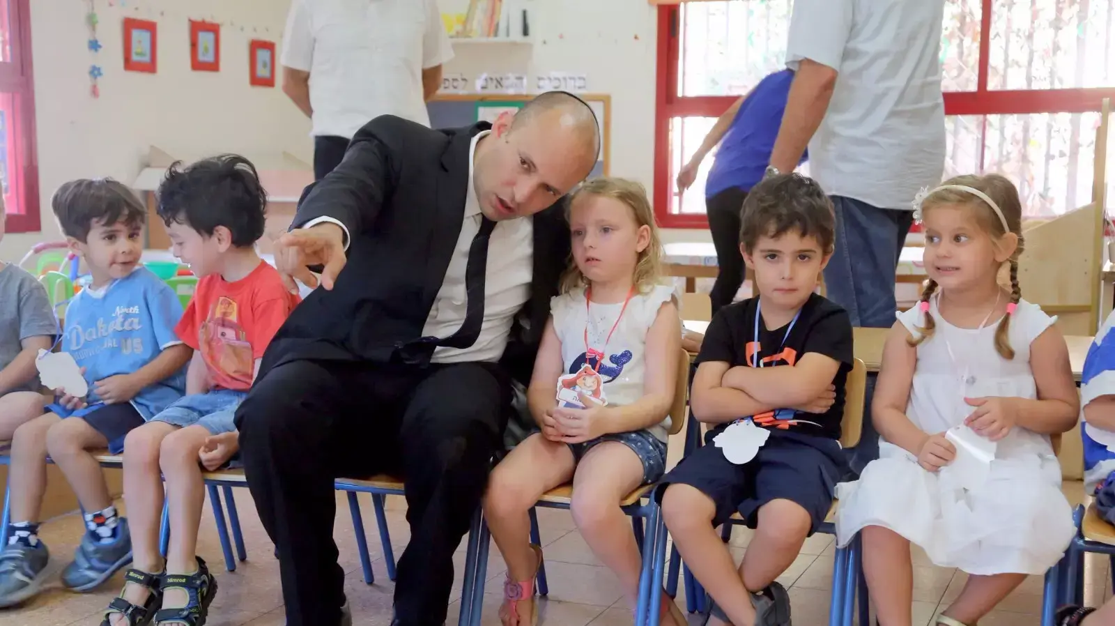 שר החינוך, נפתלי בנט, פותח את שנת הלימודים ברעננה בבית הספר אריאל. 1 בספטמבר 2015 שר החינוך, נפתלי בנט, פותח את שנת הלימודים ברעננה בבית הספר אריאל. 1 בספטמבר 2015