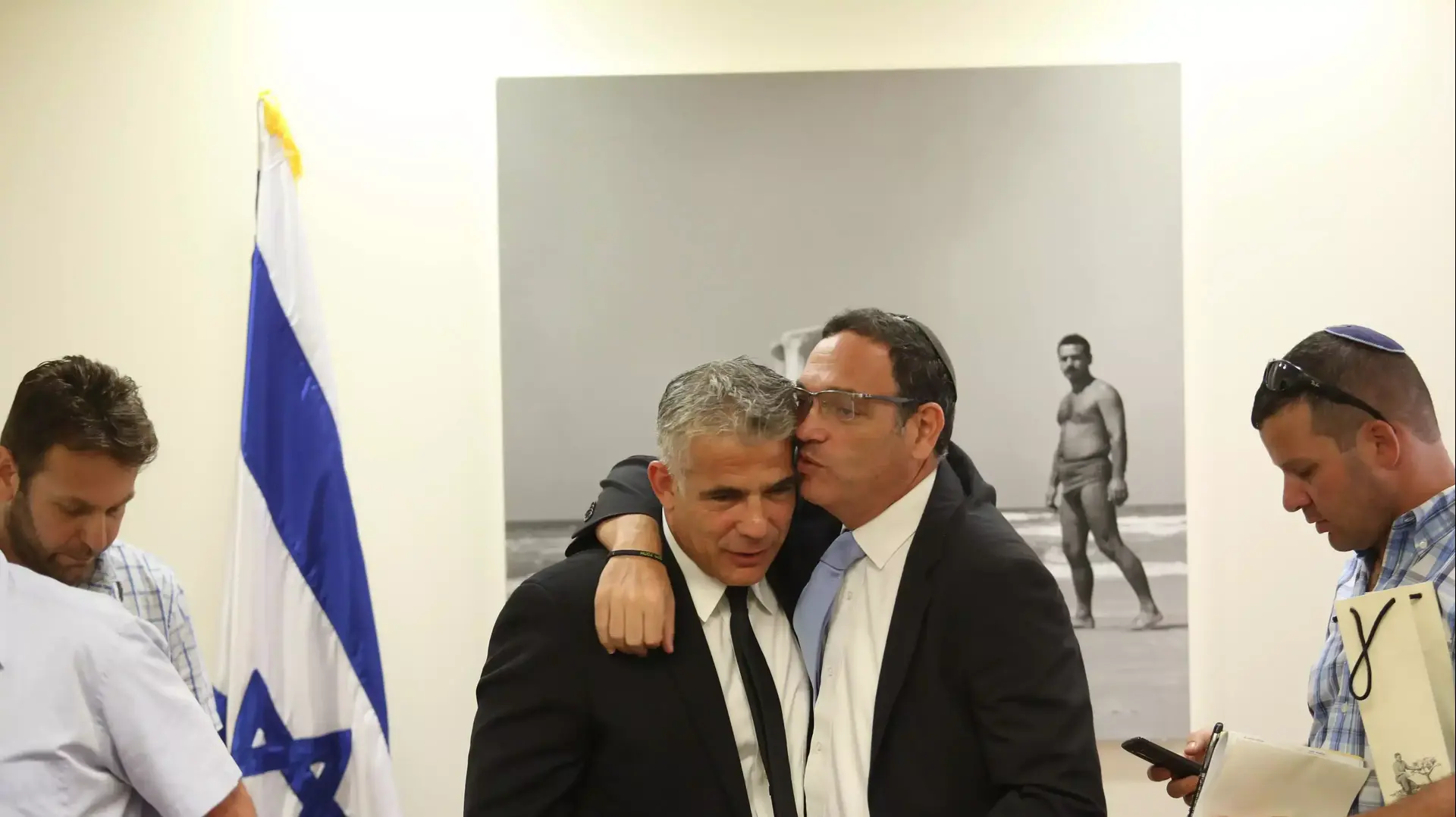 שי פירון, אלעזר שטרן ויאיר לפיד, סיעת יש עתיד, 2 בספטמבר 2015