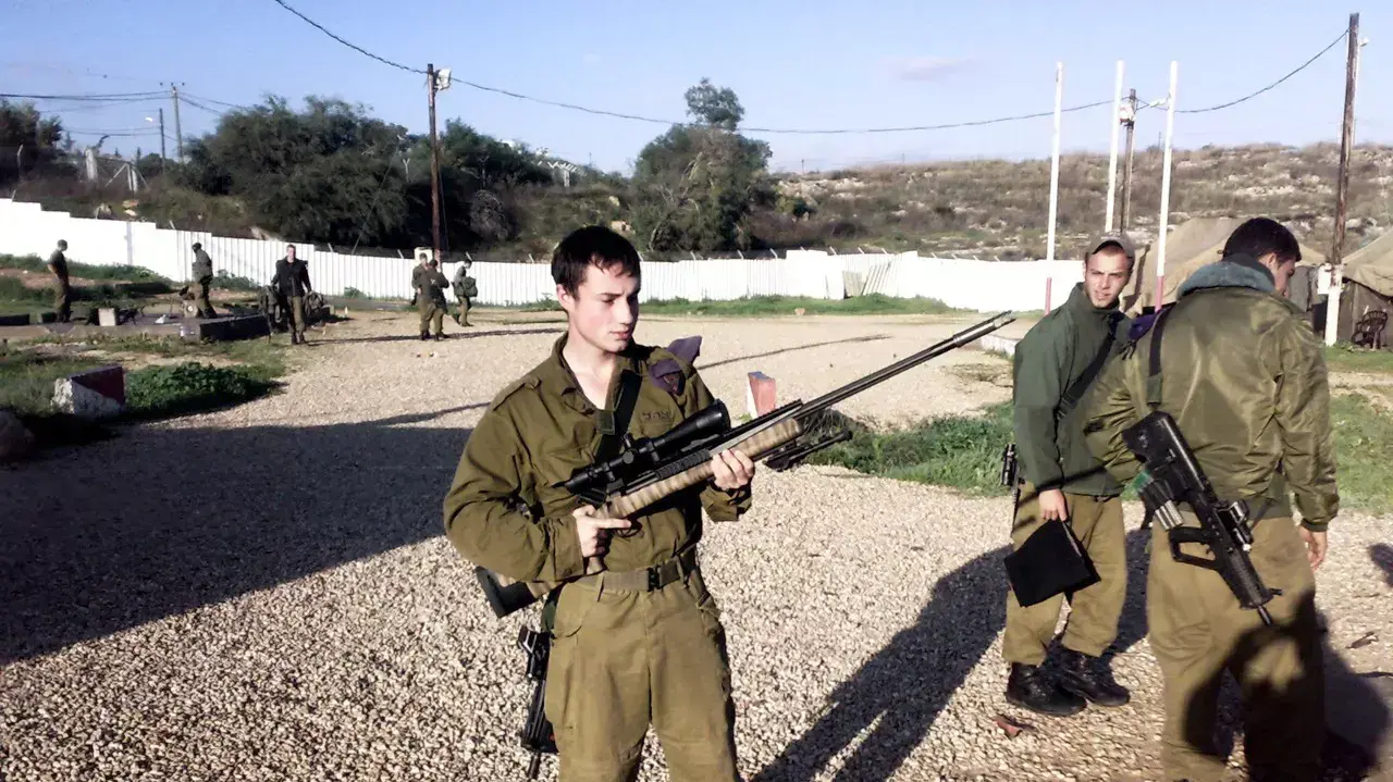 דימה בקשי, שמת וחבריו מנסים לגייס כסף להעברת גופתו לקבורה ברוסיה דימה בקשי, שמת וחבריו מנסים לגייס כסף להעברת גופתו לקבורה ברוסיה