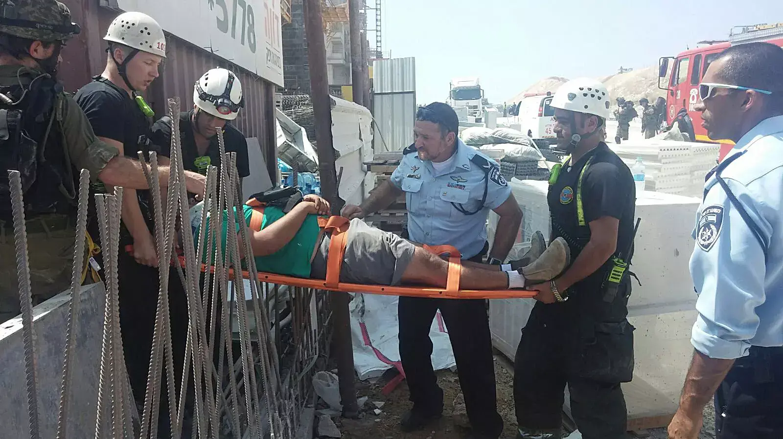פועל איבד הכרתו בעגורן בגובה 65 מטרים, ראש העין, 6 בספטמבר 2015 פועל איבד הכרתו בעגורן בגובה 65 מטרים, ראש העין, 6 בספטמבר 2015