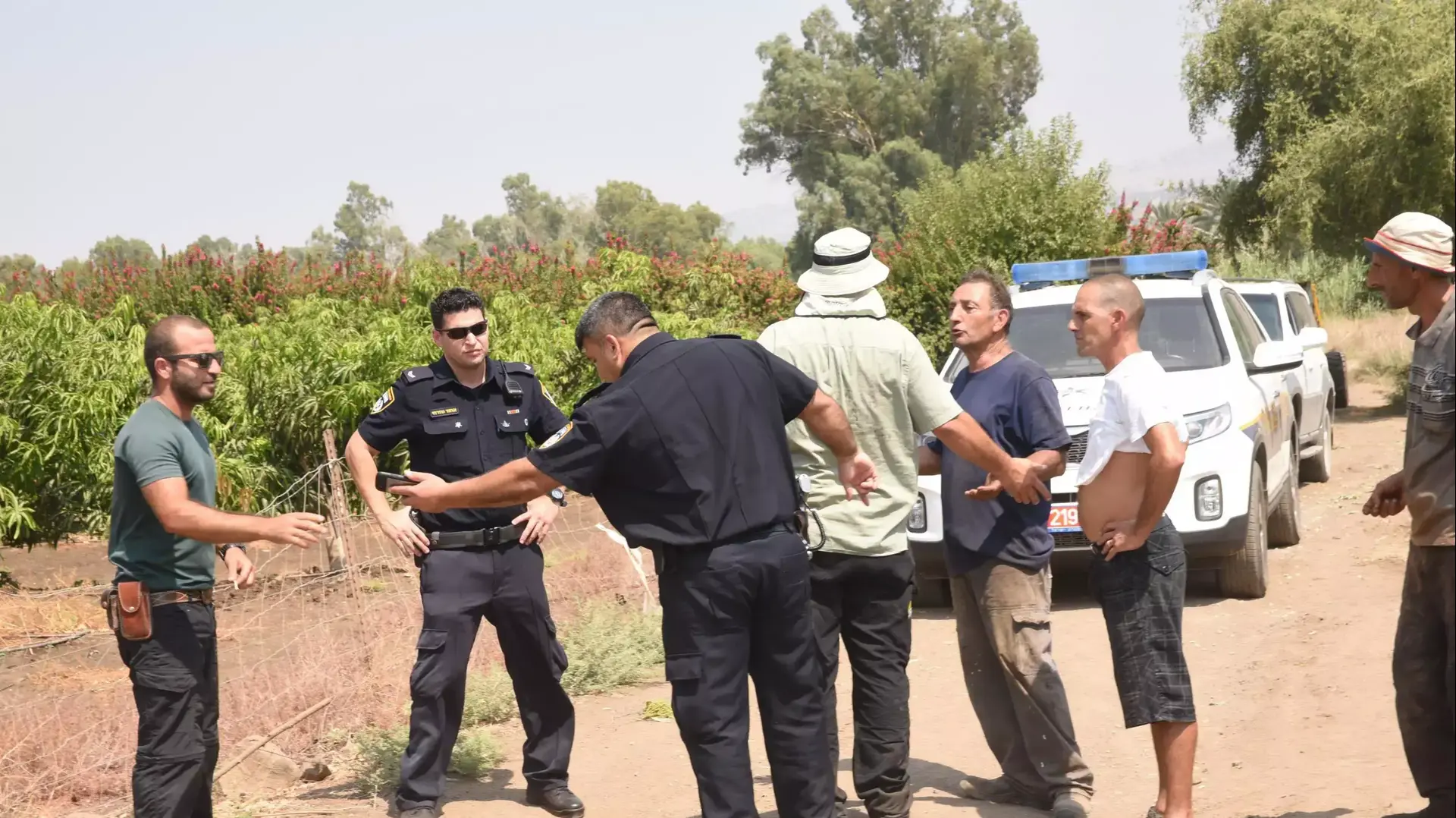 כריתת עצי אקליפטוס בשמורת נחל אלכסנדר, 7 בספטמבר 2015 כריתת עצי אקליפטוס בשמורת נחל אלכסנדר, 7 בספטמבר 2015