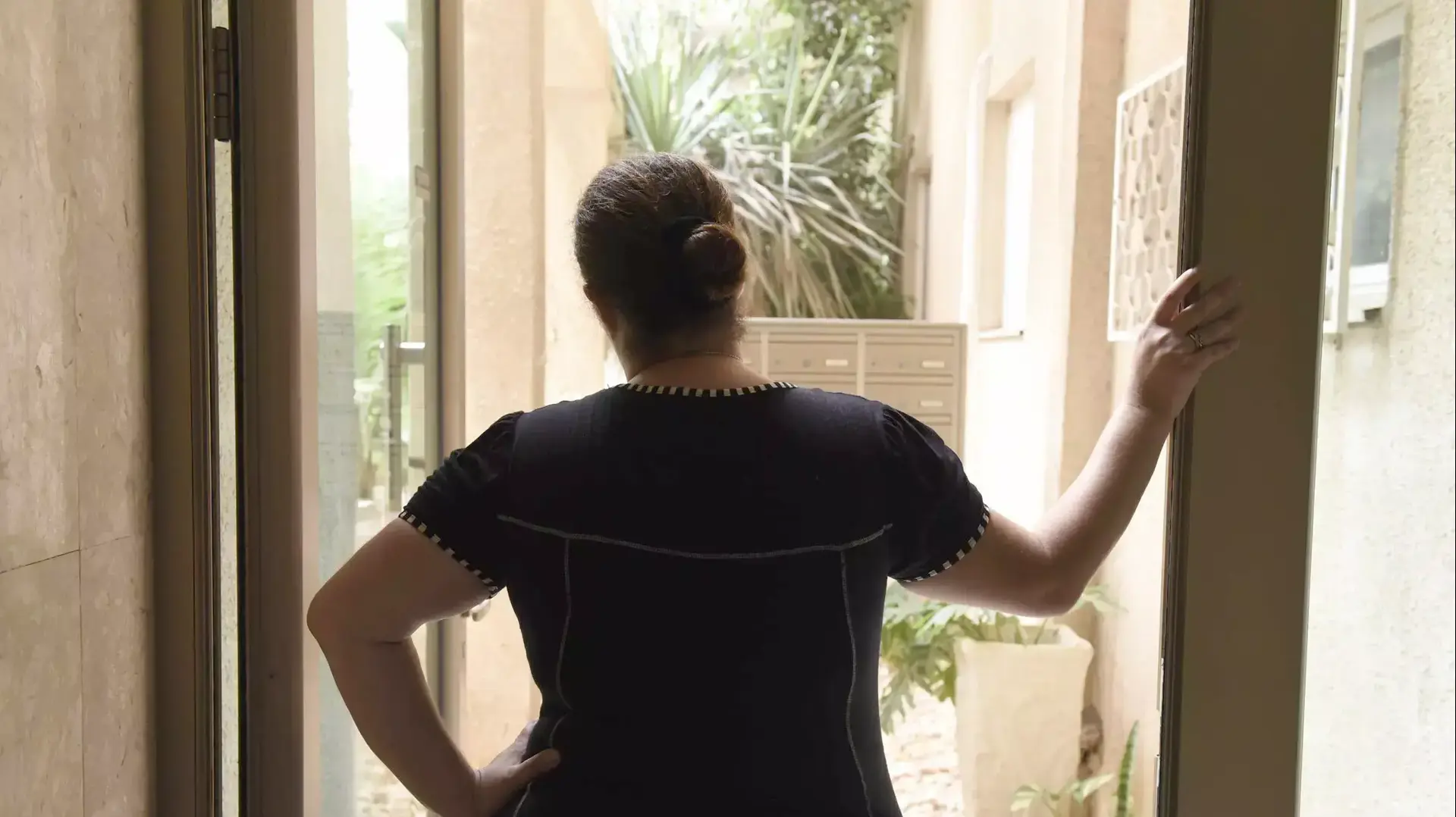 אם ששרותי הרווחה רוצים למסור גם את בתה השניה לאימוץ, ספטמבר 2015 אם ששרותי הרווחה רוצים למסור גם את בתה השניה לאימוץ, ספטמבר 2015