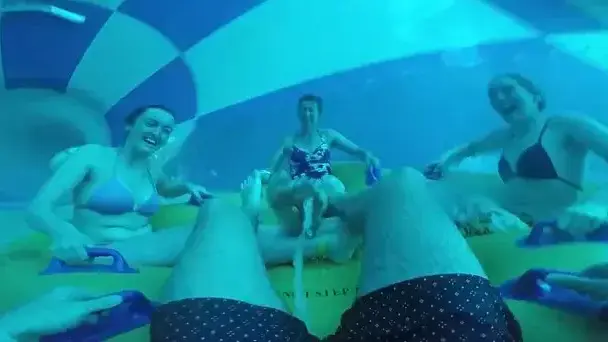 מגלשת מים בבדפורדשייר אנגליה מגלשת מים בבדפורדשייר אנגליה