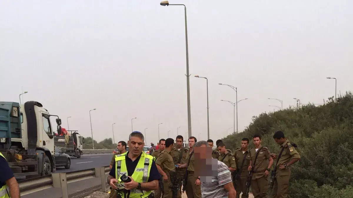הרוג ופצועים בתאונת דרכים בין משאית לשני כלי רכב פרטיים בכביש 1, ספטמבר 2015 הרוג ופצועים בתאונת דרכים בין משאית לשני כלי רכב פרטיים בכביש 1, ספטמבר 2015