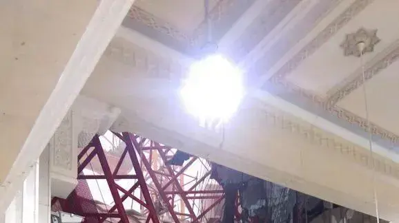 עשרות הרוגים ופצועים בנפילת מנוף בכעבה במכה 11 בספטמבר 2015 עשרות הרוגים ופצועים בנפילת מנוף בכעבה במכה 11 בספטמבר 2015