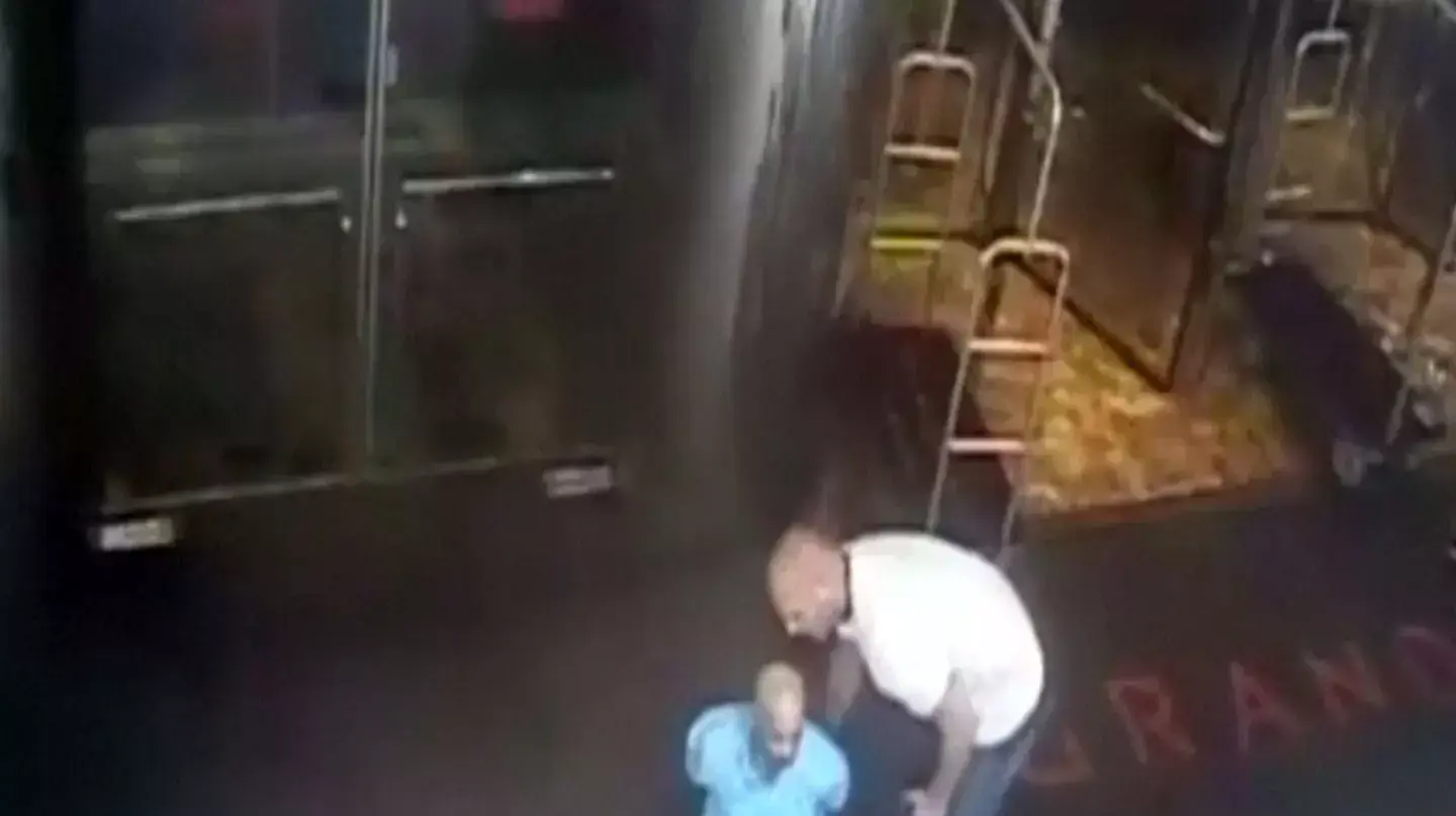 טניסאי העבר ג'יימס בלייק נעצר בטעות על ידי שוטר בניו יורק