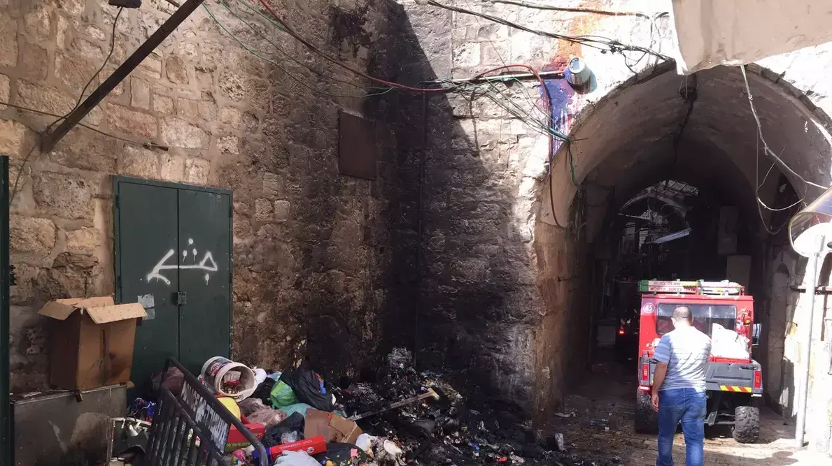 נזקי שריפה בעקבות המהומות בהר הבית, 15 בספטמבר 2015. נזקי שריפה בעקבות המהומות בהר הבית, 15 בספטמבר 2015.