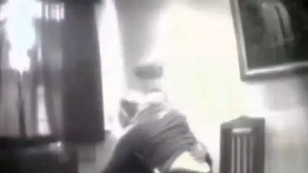 אסיר רוסי קיים יחסי מין בכלא עם פעילה לזכויות אדם אסיר רוסי קיים יחסי מין בכלא עם פעילה לזכויות אדם