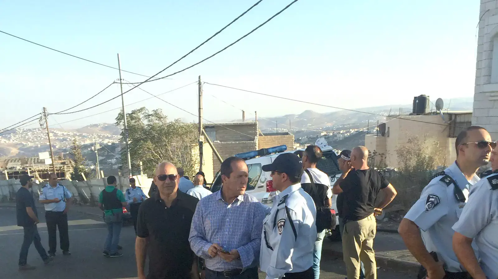 ראש עיריית ירושלים ניר ברקת באזור הפרות הסדר בג'בל מוכבר 18 בספטמבר 2015 ראש עיריית ירושלים ניר ברקת באזור הפרות הסדר בג'בל מוכבר 18 בספטמבר 2015
