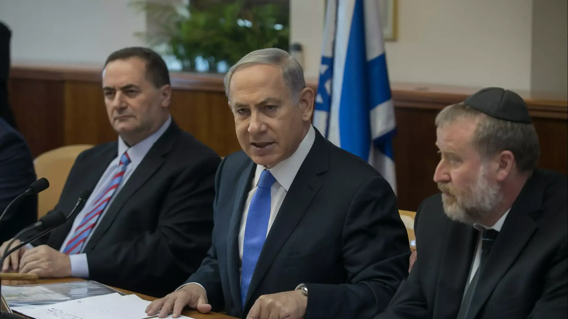 רוה"מ בנימין נתניהו בפתח ישיבת הממשלה, ספטמבר 2015