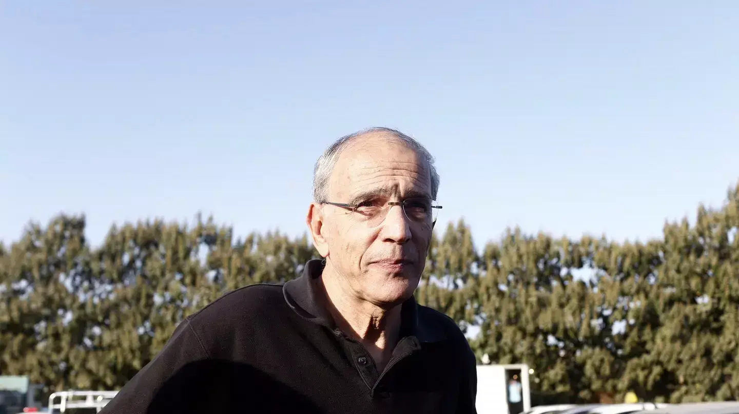 עו"ד משה לדור, פרקליט המדינה לשעבר, הלווית השופט מישאל חשין, בית העלמין קיבוץ גבעת השלושה, 20 בספטמבר 2015 עו"ד משה לדור, פרקליט המדינה לשעבר, הלווית השופט מישאל חשין, בית העלמין קיבוץ גבעת השלושה, 20 בספטמבר 2015