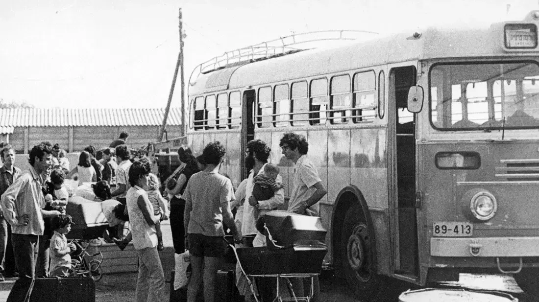 פינוי חברי עין זיוון באוטובוסים, מלחמת יום הכיפורים פינוי חברי עין זיוון באוטובוסים, מלחמת יום הכיפורים