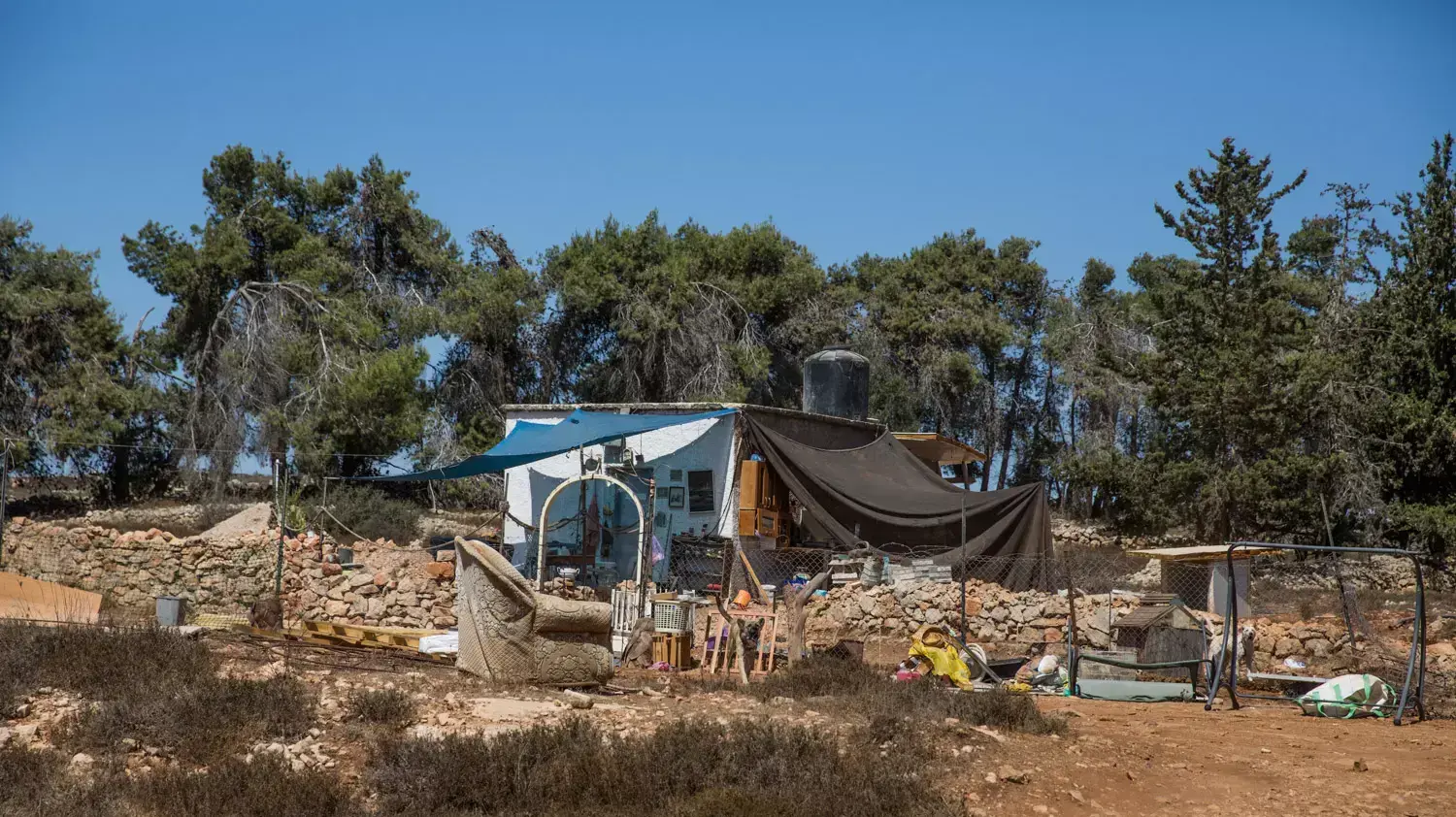השתלטות על מבנים של פלסטינים, סמוך לגבעת זאב, ספטמבר 2015 השתלטות על מבנים של פלסטינים, סמוך לגבעת זאב, ספטמבר 2015