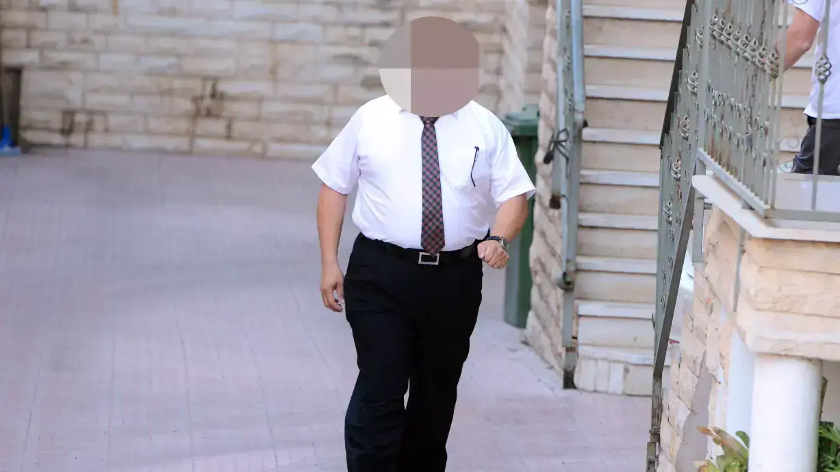 המפכ"ל המיועד ר' מחוץ לביתו לאחר הכרזה על מועמדותו, ספטמבר 2015 המפכ"ל המיועד ר' מחוץ לביתו לאחר הכרזה על מועמדותו, ספטמבר 2015