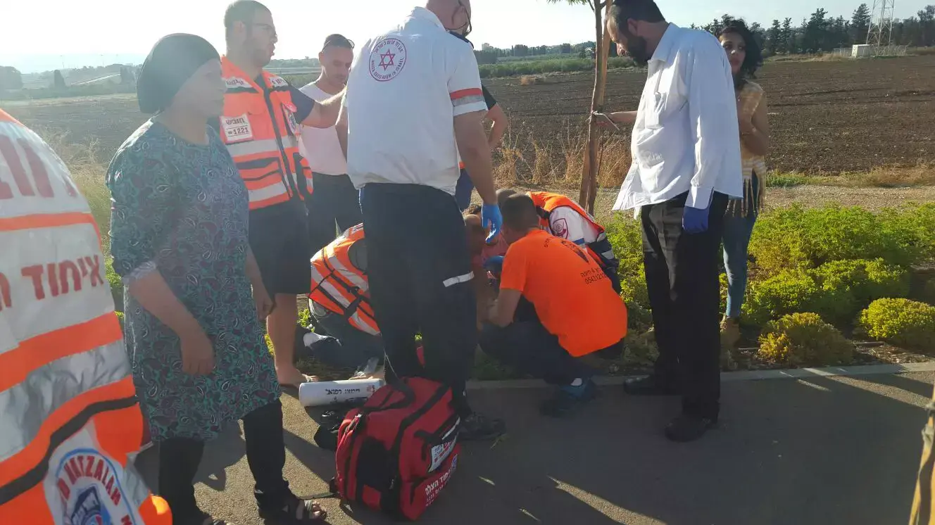 תאונת דרכים חזיתית בין שני כלי רכב בכביש 780 בקריית אתא, 27 בספטמבר 2015 תאונת דרכים חזיתית בין שני כלי רכב בכביש 780 בקריית אתא, 27 בספטמבר 2015