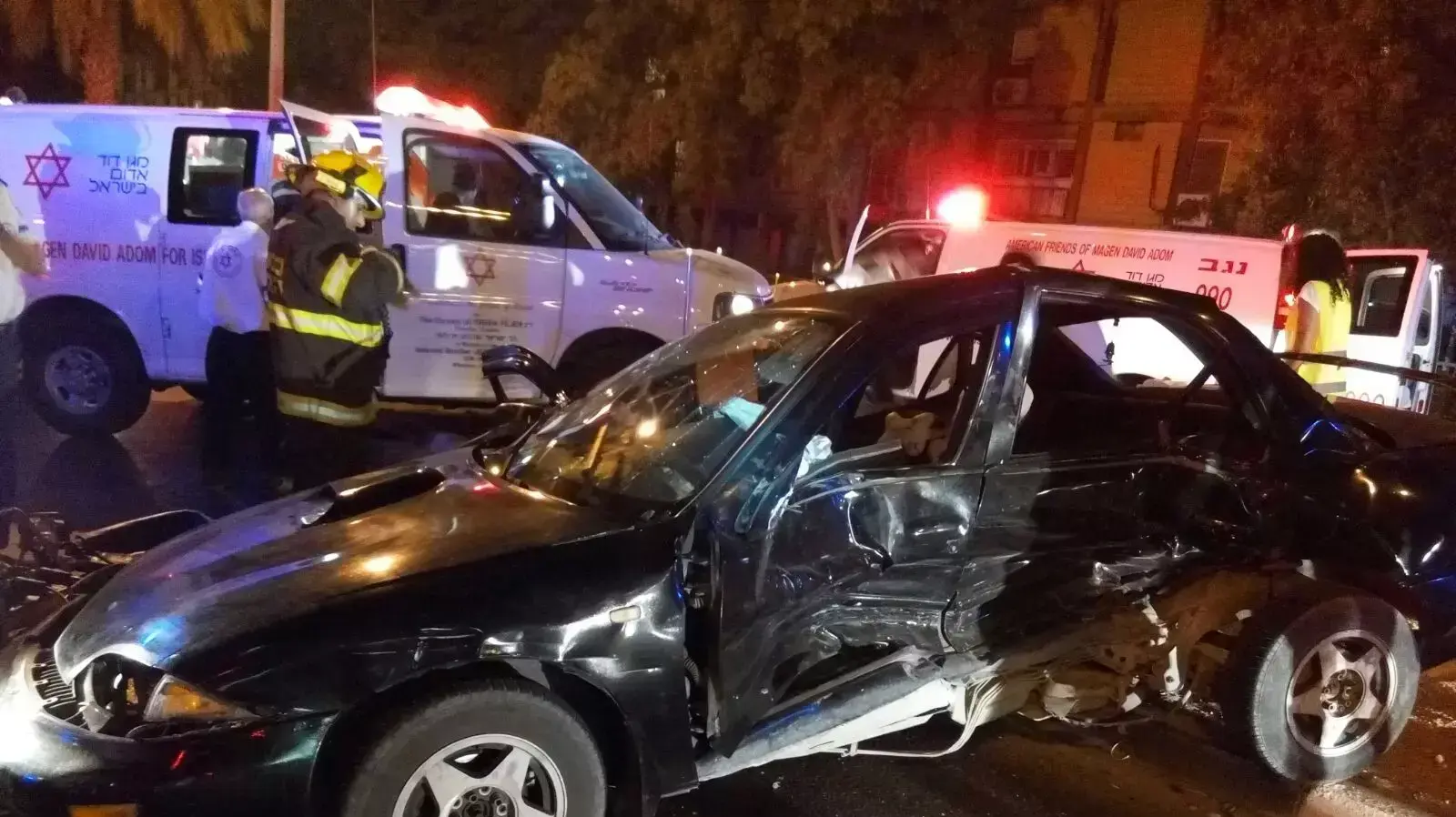 תאונת דרכים בשדרות רגר בבאר שבע במהלך מרדף של המשטרה אחרי רכב החשוד כגנוב, 27 בספטמבר 2015