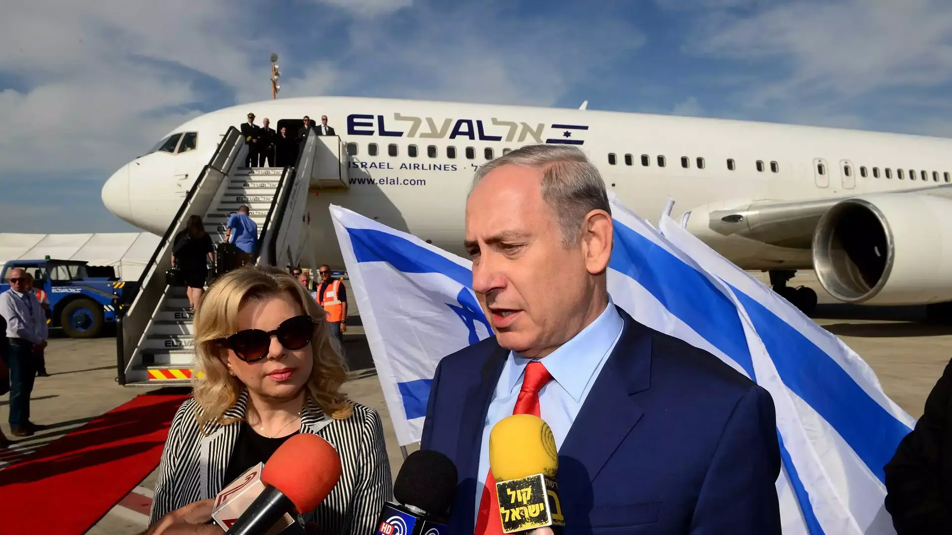 ראש הממשלה בנימין נתניהו ורעייתו שרה ממריאים לניו יורק. ספטמבר 2015 ראש הממשלה בנימין נתניהו ורעייתו שרה ממריאים לניו יורק. ספטמבר 2015