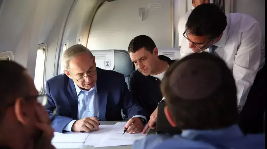 ראש הממשלה בנימין נתניהו בדרכו לעצרת האו"ם בניו יורק, 29 בספטמבר 2015 ראש הממשלה בנימין נתניהו בדרכו לעצרת האו"ם בניו יורק, 29 בספטמבר 2015
