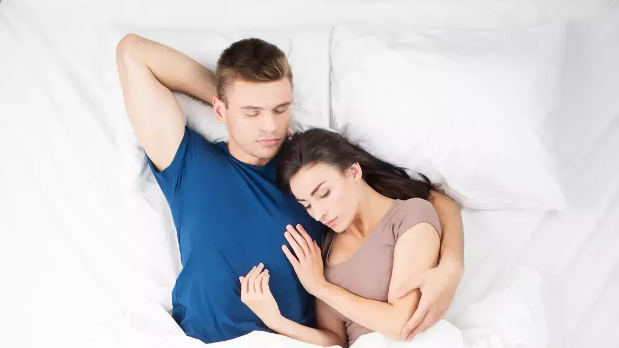תנוחות שינה של זוגות תנוחות שינה של זוגות