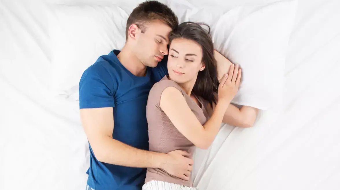 תנוחות שינה של זוגות תנוחות שינה של זוגות