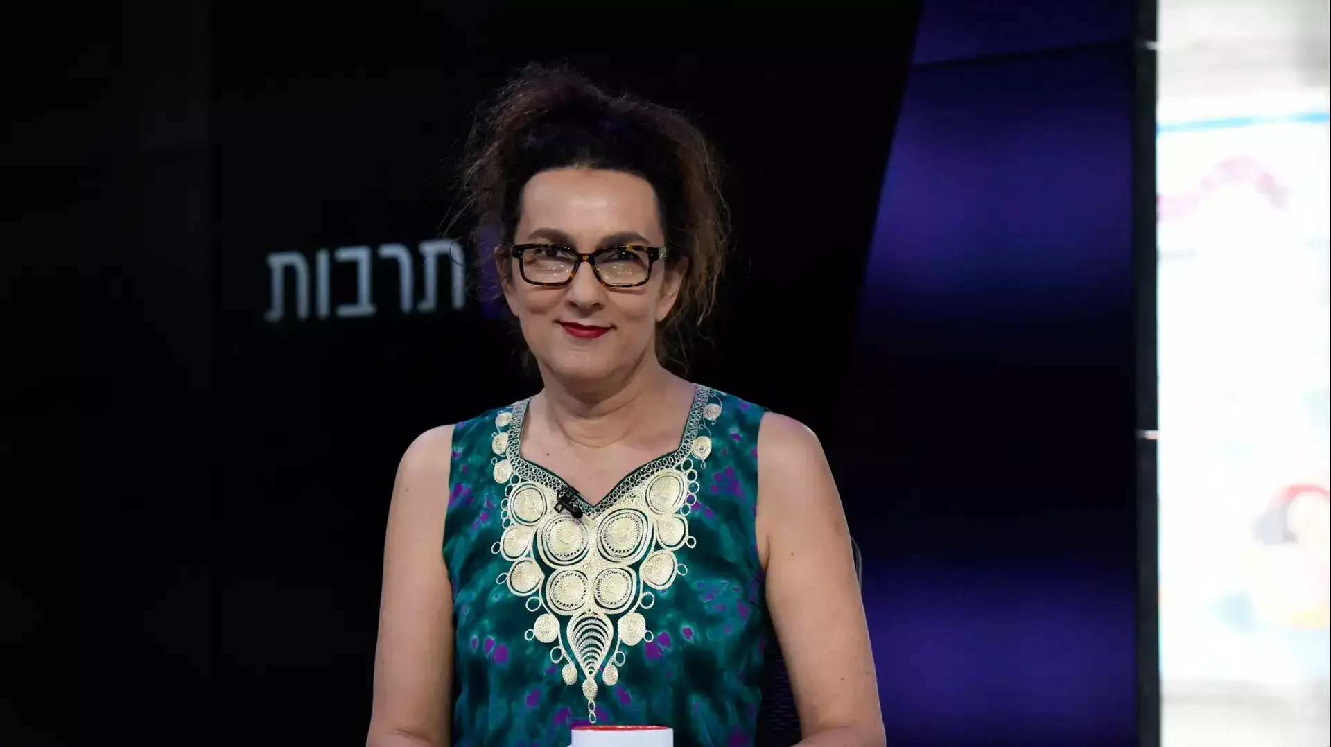 עירית לינור בפאנל סופרים בוואלה, ספטמבר 2015 עירית לינור בפאנל סופרים בוואלה, ספטמבר 2015