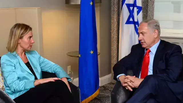 ראש הממשלה בנימין נתניהו ושרת החוץ של האיחוד האירופי פדריקה מוגריני, 1 באוקטובר 2015