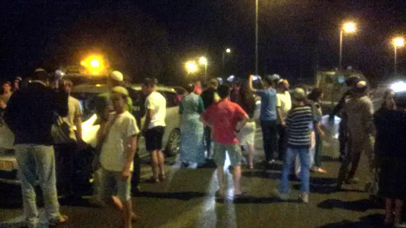הפגנות בצומת בית ענון לאחר פיגוע הירי בשומרון, אוקטובר 2015 הפגנות בצומת בית ענון לאחר פיגוע הירי בשומרון, אוקטובר 2015