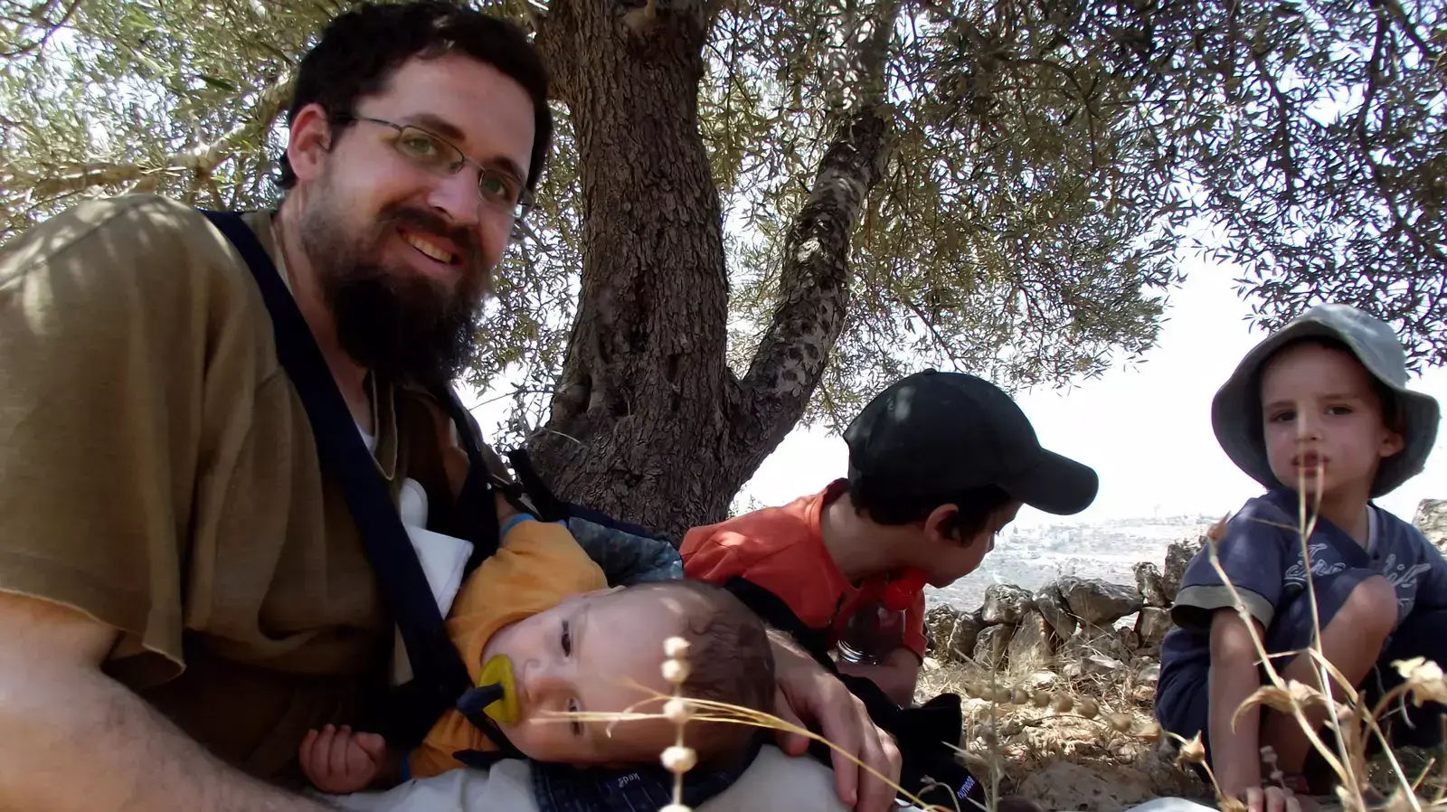 נעמה ואיתם הנקין שנרצחו בפיגוע הירי בשומרון עם ילדיהם נעמה ואיתם הנקין שנרצחו בפיגוע הירי בשומרון עם ילדיהם