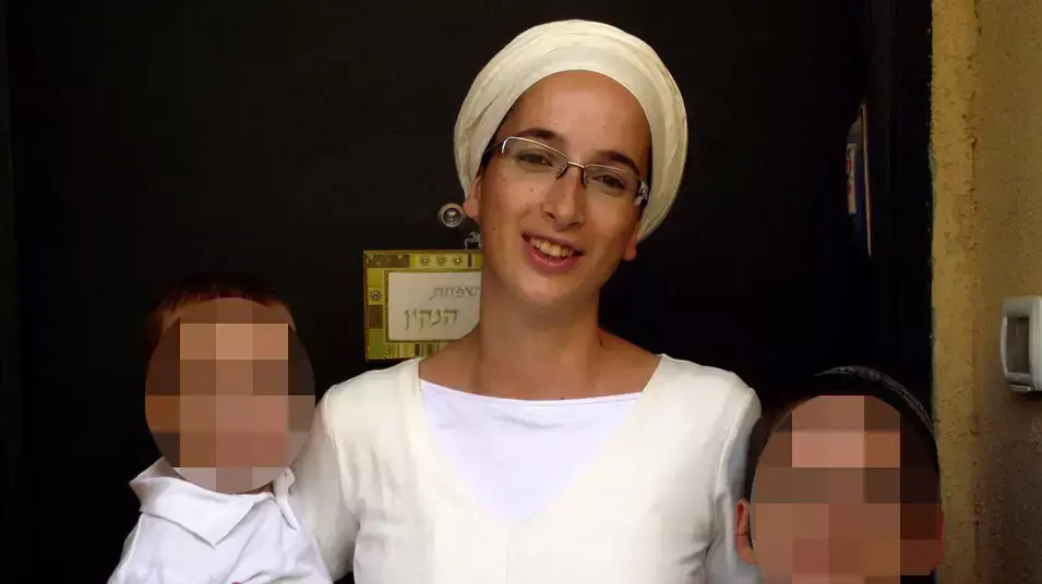 נעמה ואיתם הנקין שנרצחו בפיגוע הירי בשומרון עם ילדיהם נעמה ואיתם הנקין שנרצחו בפיגוע הירי בשומרון עם ילדיהם