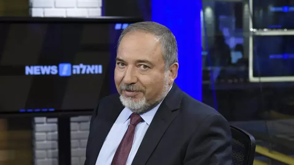 אביגדור ליברמן באולפן וואלה!NEWS, אוקטובר 2015 אביגדור ליברמן באולפן וואלה!NEWS, אוקטובר 2015