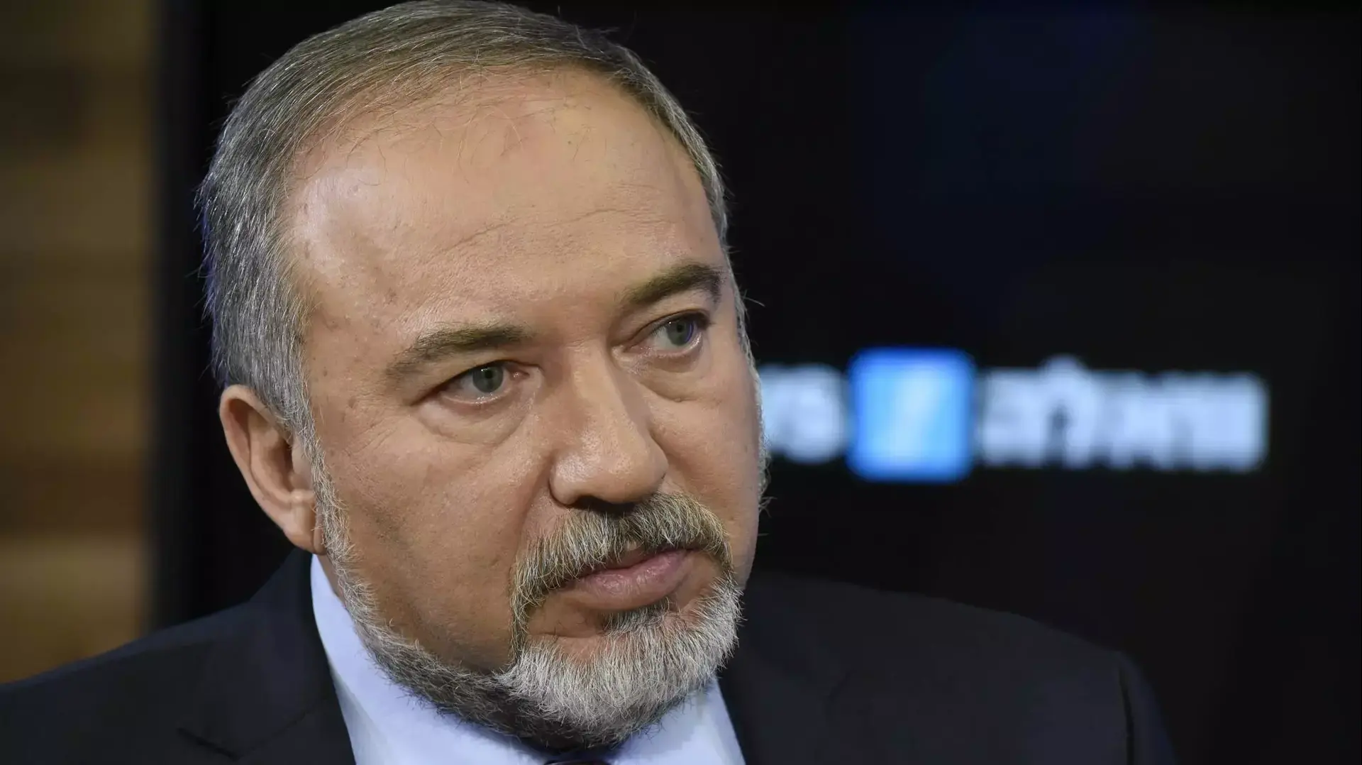 אביגדור ליברמן באולפן וואלה!NEWS, אוקטובר 2015 אביגדור ליברמן באולפן וואלה!NEWS, אוקטובר 2015
