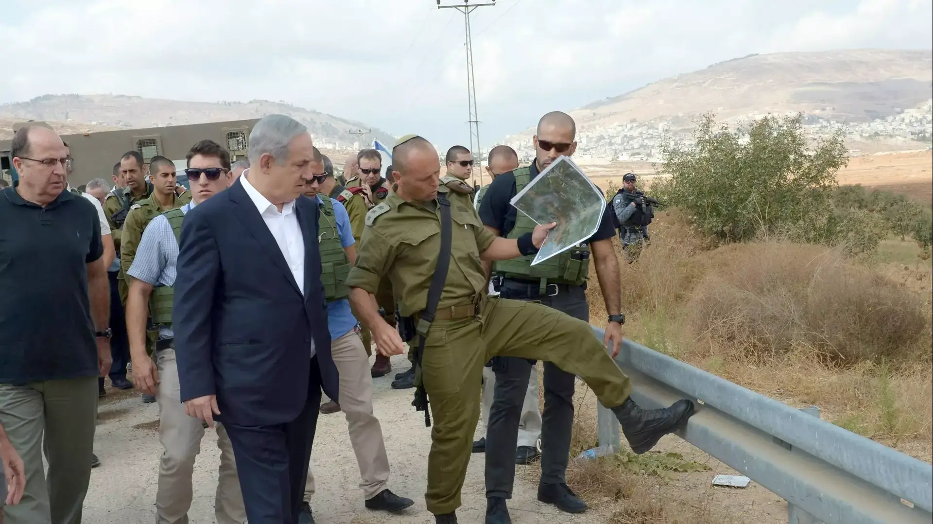 סיור ראש הממשלה בנימין נתניהו בחטמ"ר שומרון, 6 באוקטובר 2015 סיור ראש הממשלה בנימין נתניהו בחטמ"ר שומרון, 6 באוקטובר 2015