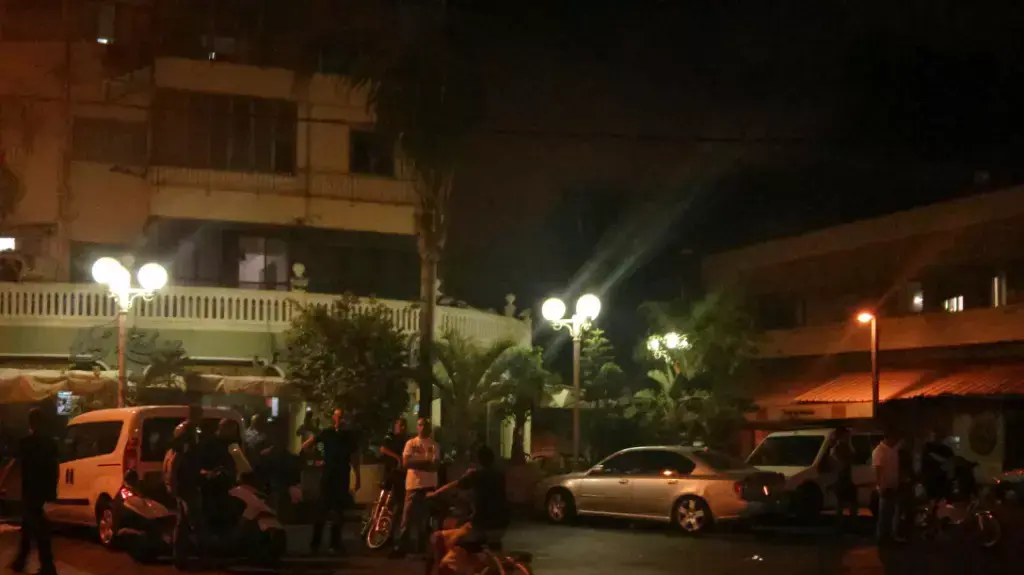 הפגנה בגן השניים ביפו. אוקטובר 2015 הפגנה בגן השניים ביפו. אוקטובר 2015