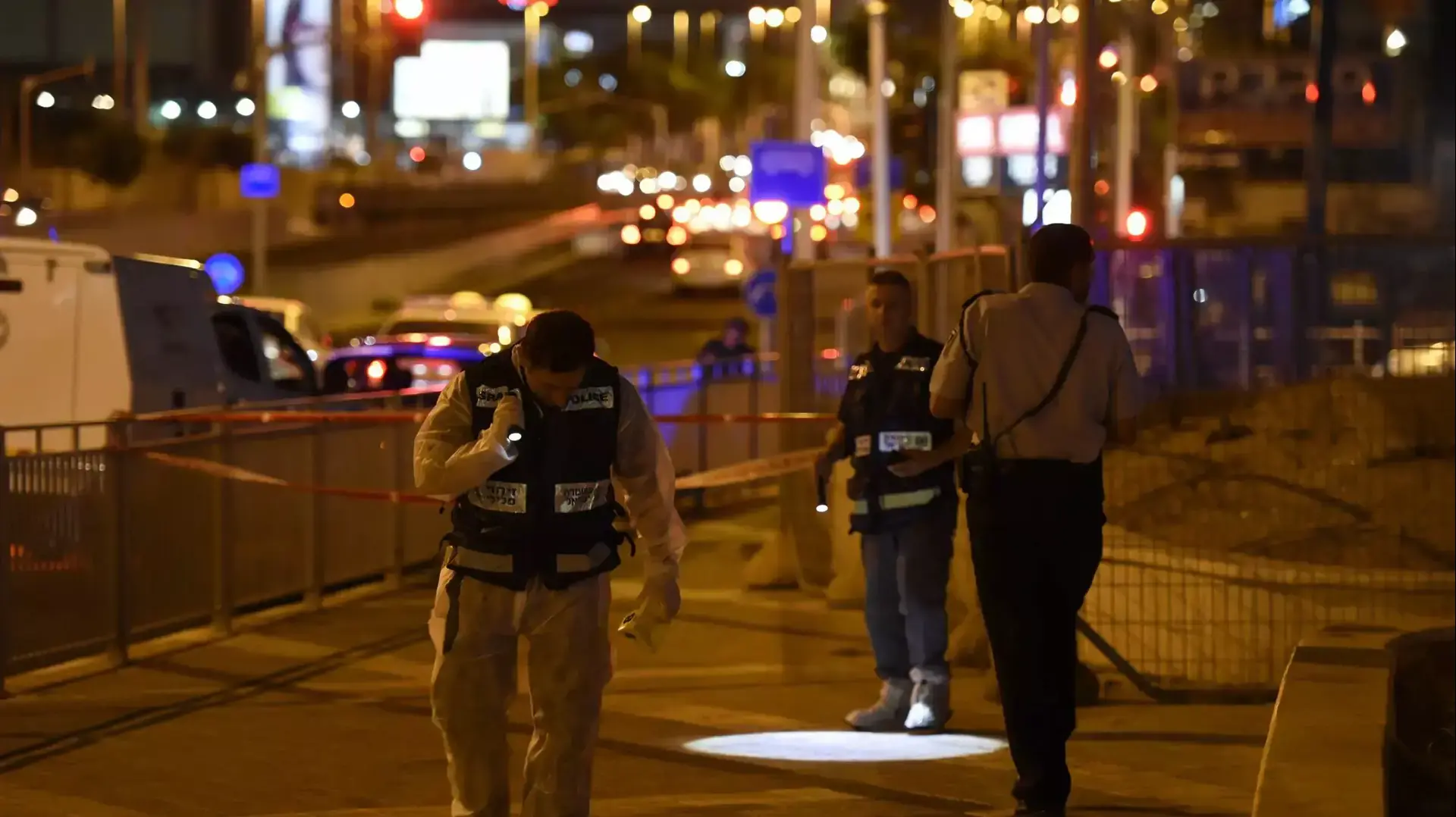 פצוע בינוני בפיגוע דקירה בפתח תקווה, 7 באוקטובר 2015 פצוע בינוני בפיגוע דקירה בפתח תקווה, 7 באוקטובר 2015