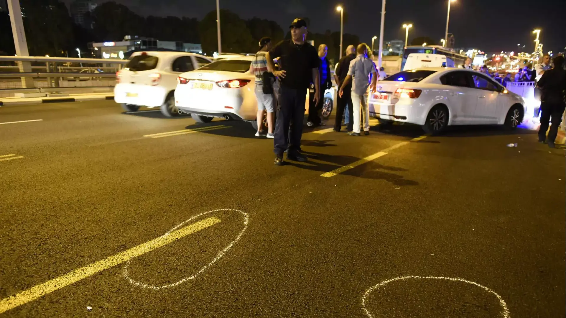 פצוע בינוני בפיגוע דקירה בפתח תקווה, 7 באוקטובר 2015 פצוע בינוני בפיגוע דקירה בפתח תקווה, 7 באוקטובר 2015