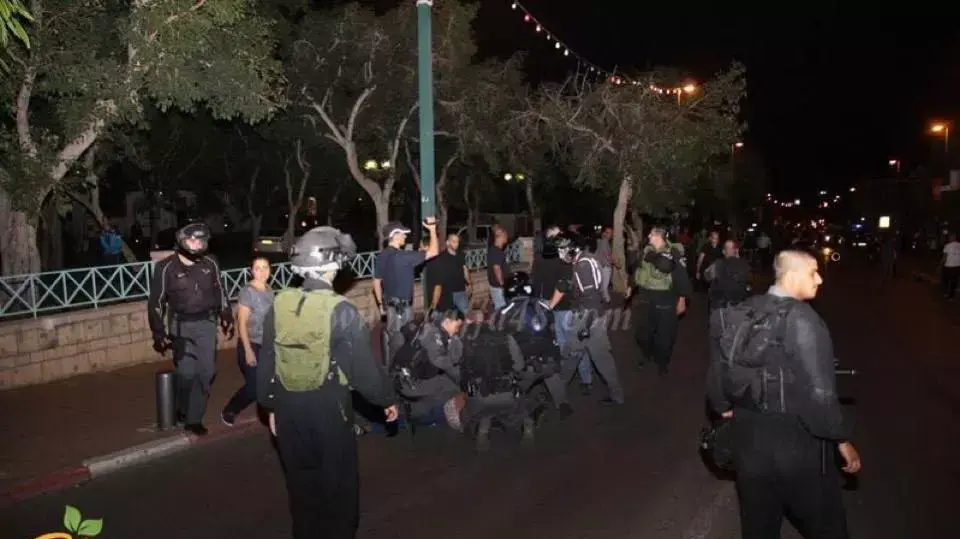 עשרות הפגינו למען מסגד אל אקצא ברחוב יפת ביפו, 7 באוקטובר 2015 עשרות הפגינו למען מסגד אל אקצא ברחוב יפת ביפו, 7 באוקטובר 2015