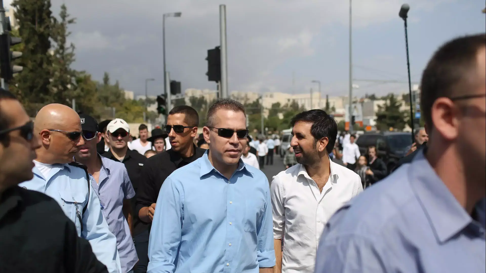 גלעד ארדן בזירת הפיגוע בירושלים. אוקטובר 2015 גלעד ארדן בזירת הפיגוע בירושלים. אוקטובר 2015