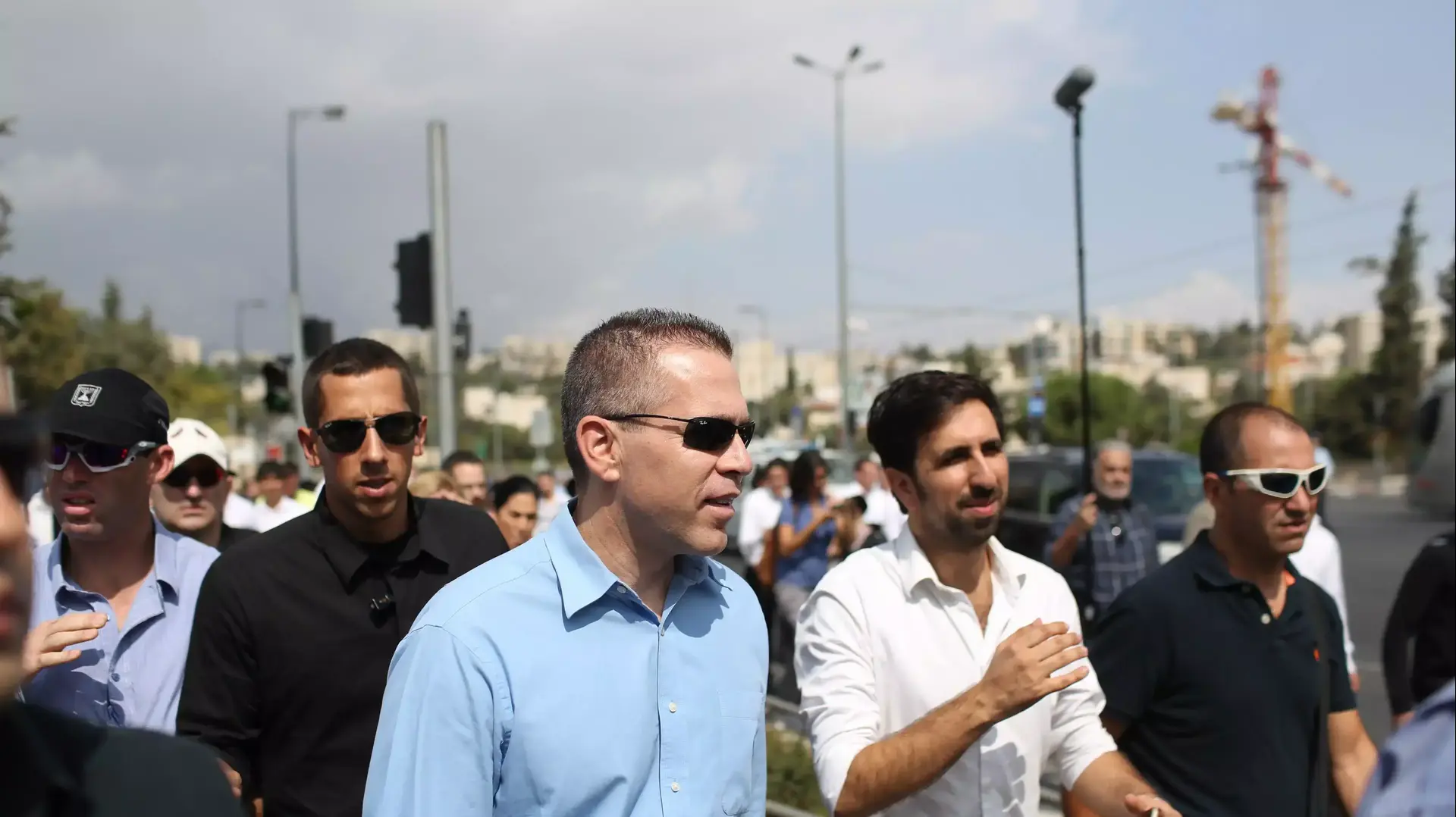 גלעד ארדן בזירת הפיגוע בירושלים. אוקטובר 2015 גלעד ארדן בזירת הפיגוע בירושלים. אוקטובר 2015