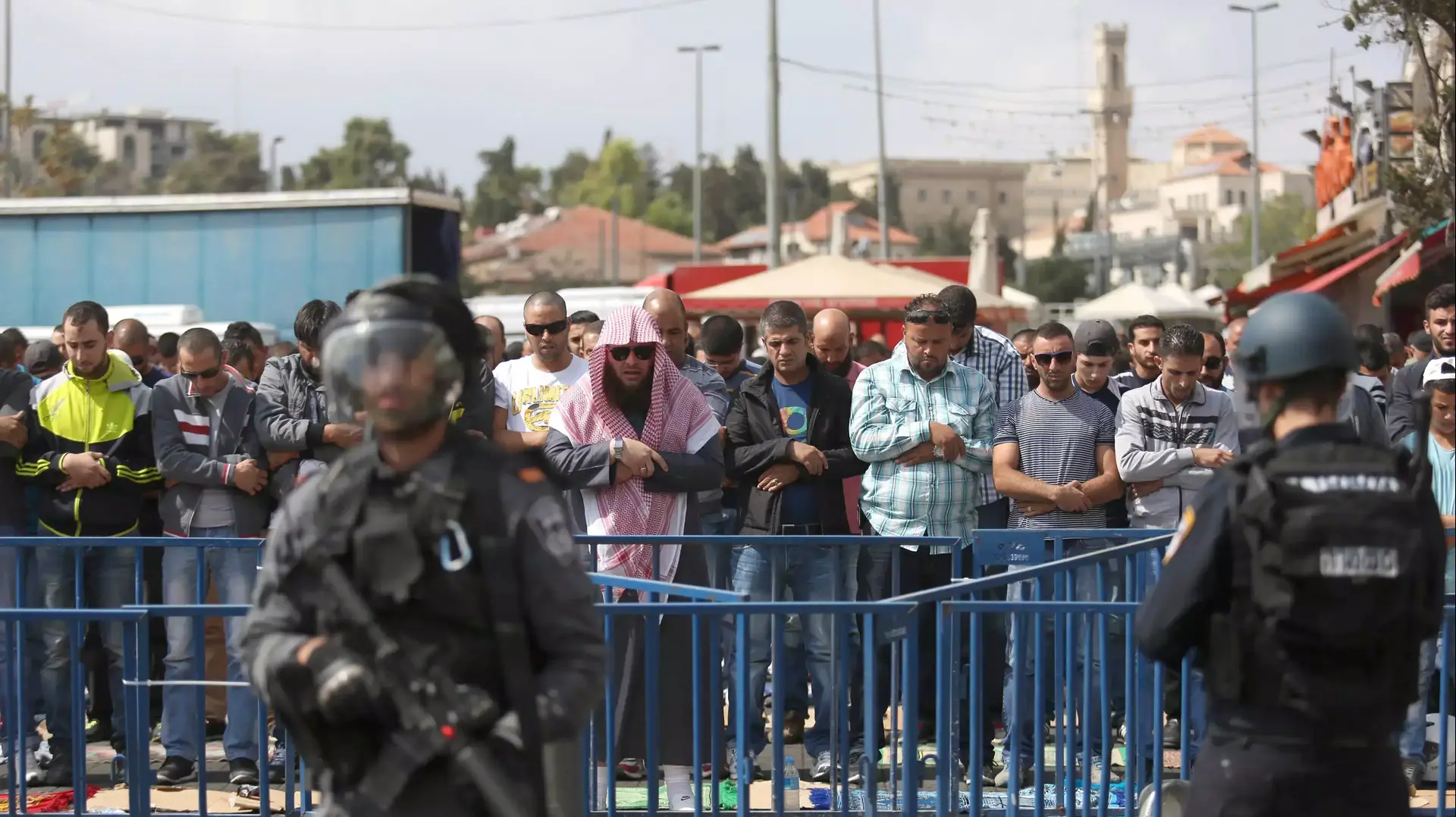 תפילות יום השישי בהר הבית. אוקטובר 2015