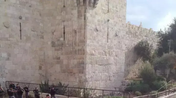פיגוע דקירה נגד כוחות הביטחון בשער שכם בירושלים, 10 באוקטובר 2015. פיגוע דקירה נגד כוחות הביטחון בשער שכם בירושלים, 10 באוקטובר 2015.