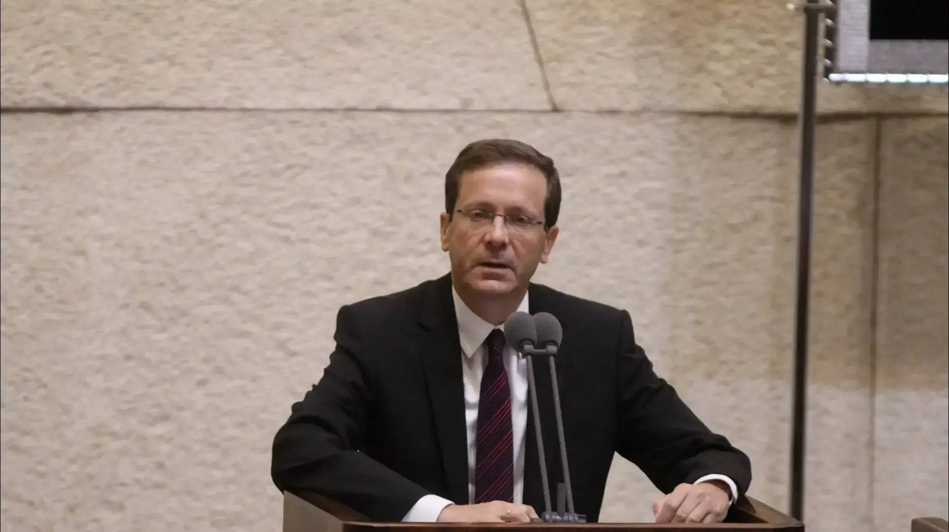 יו"ר האופוזיציה יצחק הרצוג, פתיחת מושב הכנסת, 12 באוקטובר 2015 יו"ר האופוזיציה יצחק הרצוג, פתיחת מושב הכנסת, 12 באוקטובר 2015