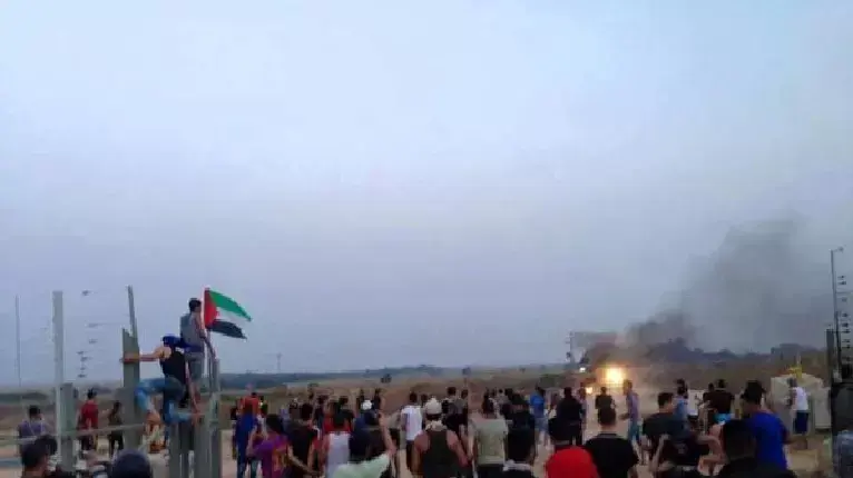 פלסטינים חצו את הגדר ברצועת עזה, 12 באוקטובר 2015 פלסטינים חצו את הגדר ברצועת עזה, 12 באוקטובר 2015
