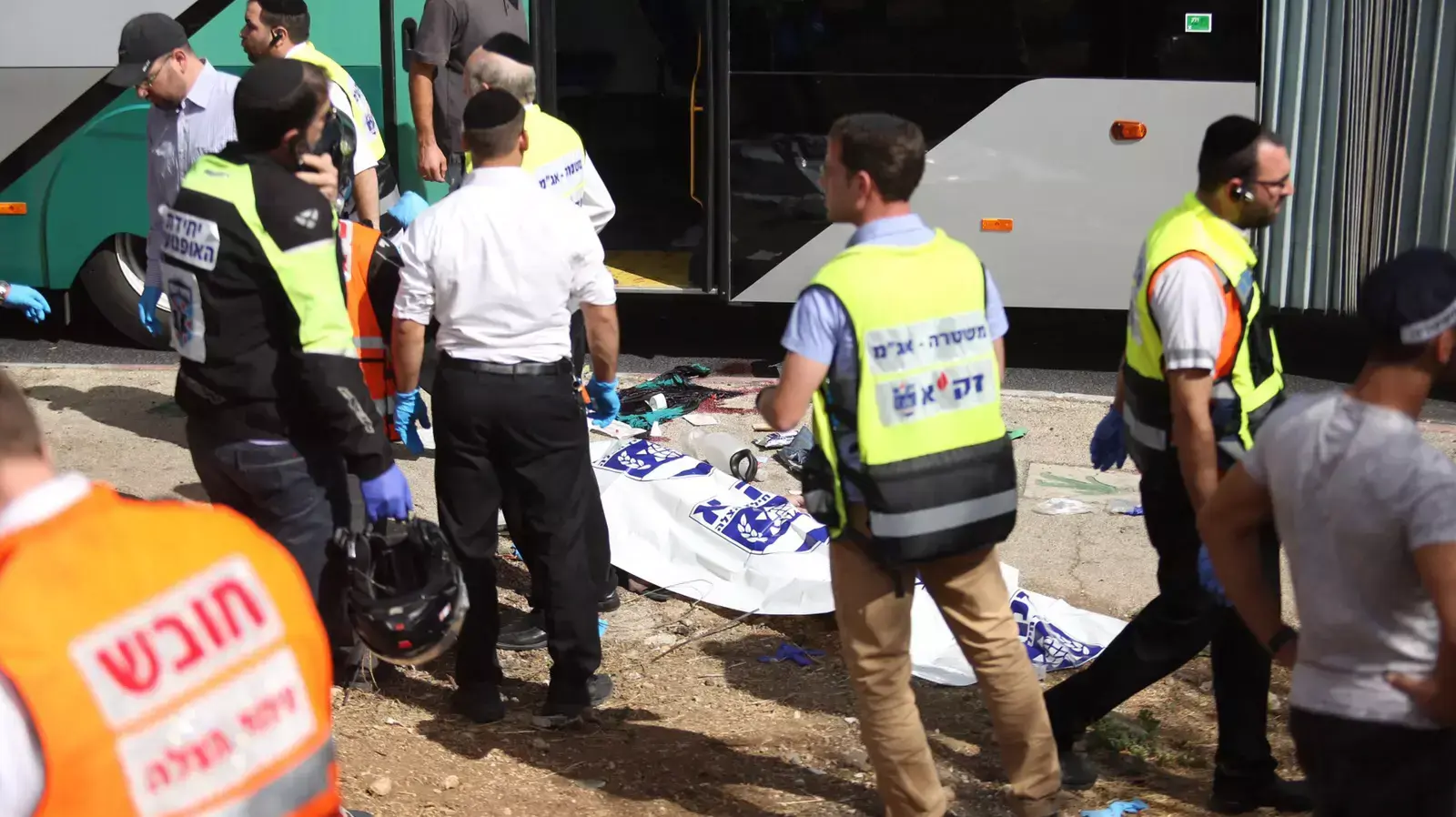 פיגוע דקירה באוטובוס בשכונת ארמון הנציב, ירושלים, 13 באוקטובר 2015 פיגוע דקירה באוטובוס בשכונת ארמון הנציב, ירושלים, 13 באוקטובר 2015