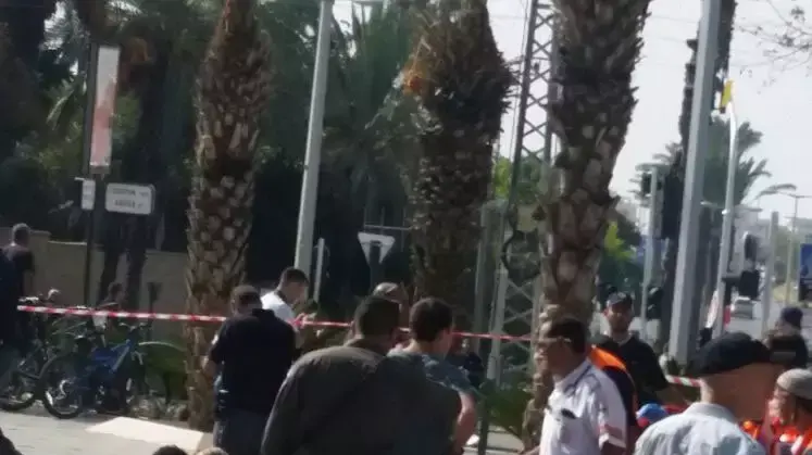פיגוע דקירה ברעננה, 13 באוקטובר 2015
