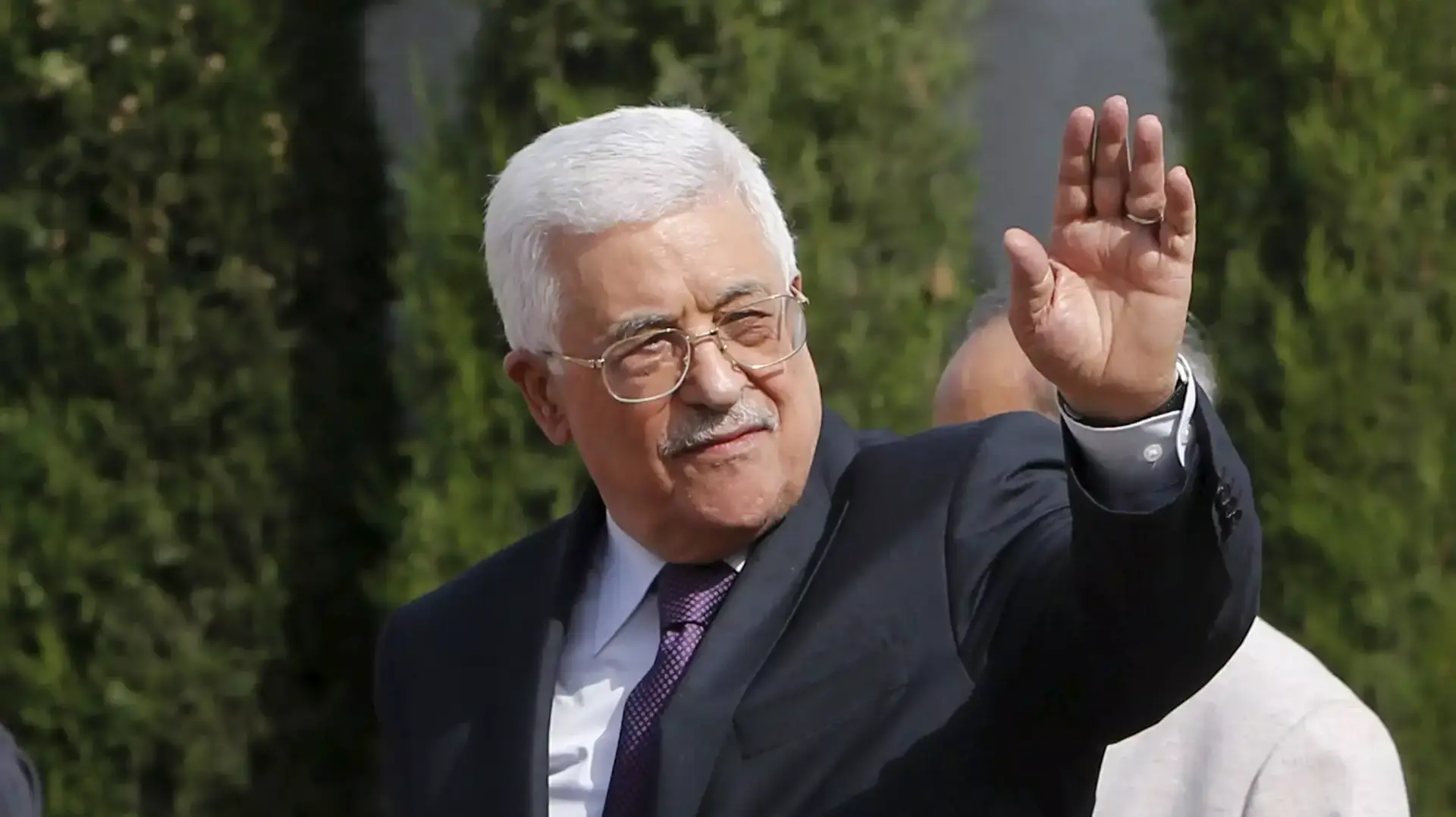 יו"ר הרשות הפלסטינית אבו מאזן בטקס קבלת פנים לכבוד נשיא הודו פרנב מוקהרג'י, אוקטובר 2015 יו"ר הרשות הפלסטינית אבו מאזן בטקס קבלת פנים לכבוד נשיא הודו פרנב מוקהרג'י, אוקטובר 2015