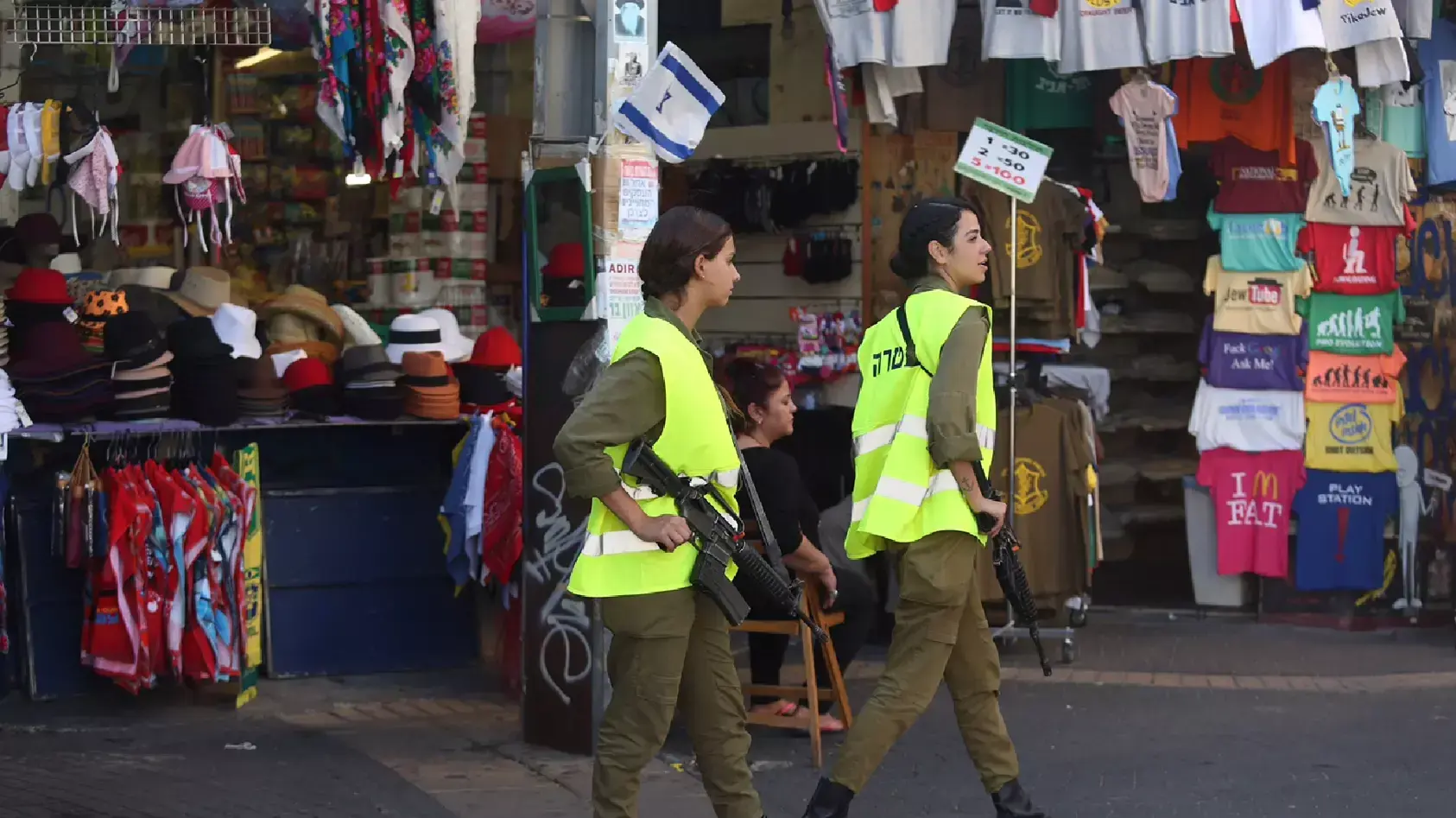 חיילים מתגברים אבטחה. אוקטובר 2015 חיילים מתגברים אבטחה. אוקטובר 2015